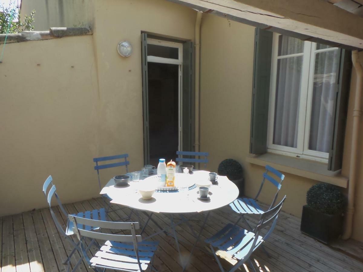 spacieux logement face à la Cité Médievale Carcassonne Extérieur photo