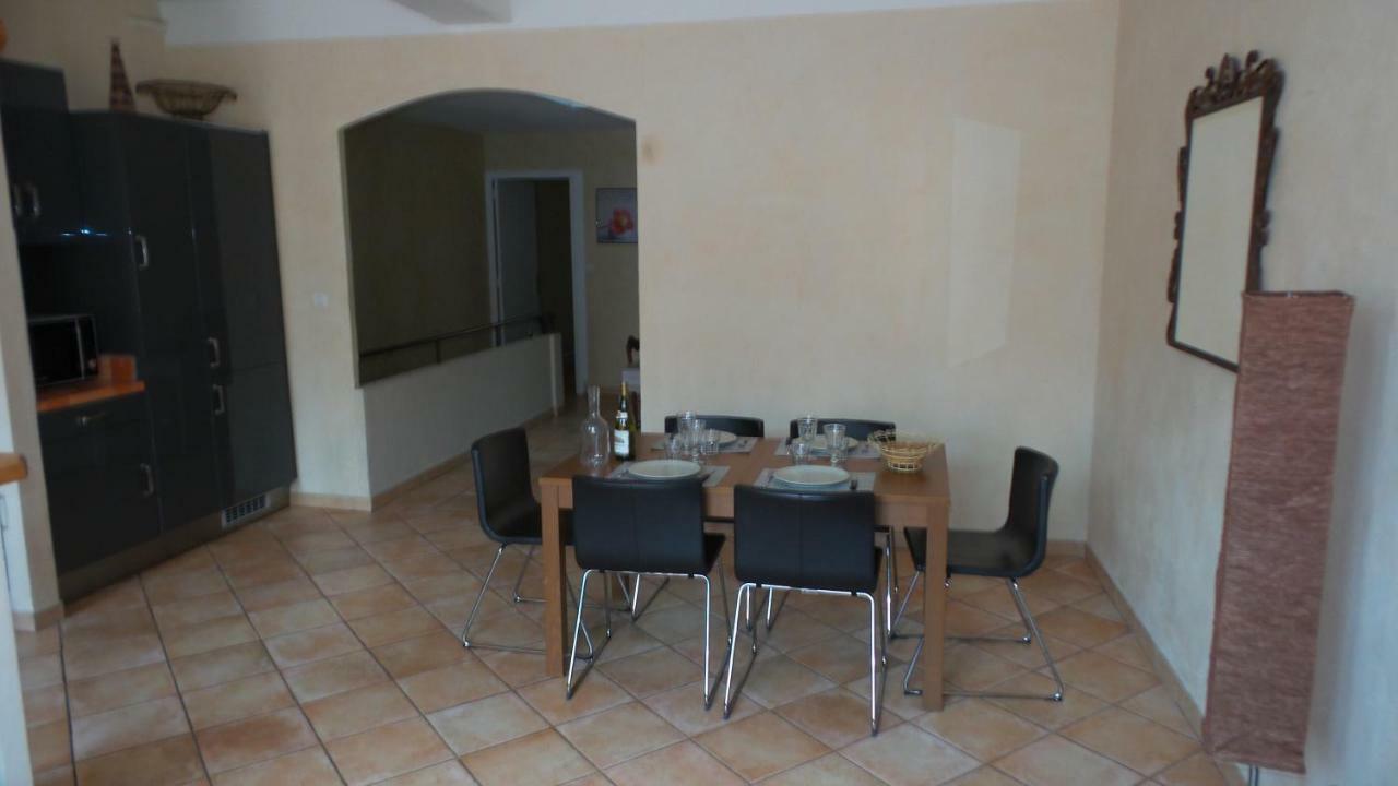 spacieux logement face à la Cité Médievale Carcassonne Extérieur photo