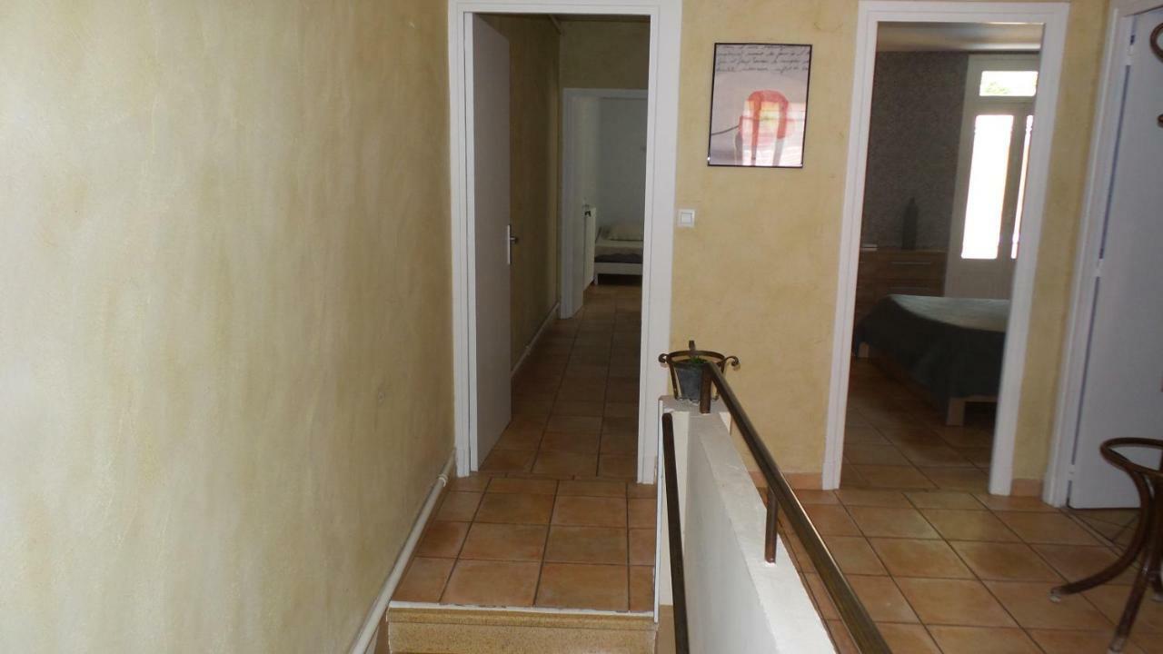 spacieux logement face à la Cité Médievale Carcassonne Extérieur photo