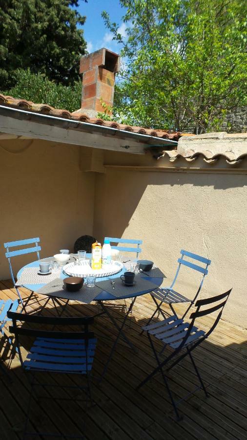 spacieux logement face à la Cité Médievale Carcassonne Extérieur photo