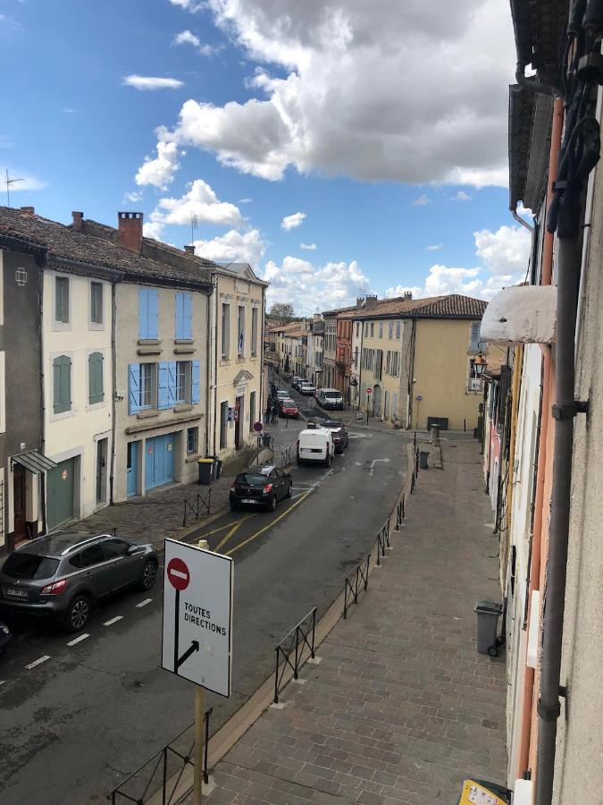 spacieux logement face à la Cité Médievale Carcassonne Extérieur photo