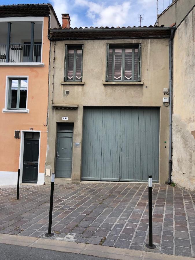 spacieux logement face à la Cité Médievale Carcassonne Extérieur photo